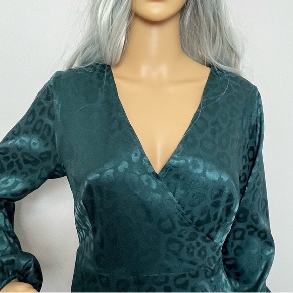 : Simplee Apparel Rap Dress - V-Neck, Long Sleeve, High/Low Hem - Jeweled Green - Picture 2 of 14